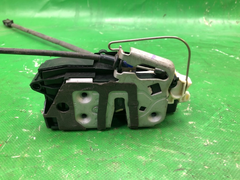 Замок двери передний правый FOCUS 10-18 2015 CB8 2.0 XQDA