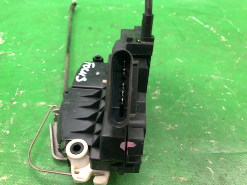 Замок двери передний правый FOCUS 10-18 2015 CB8 2.0 XQDA