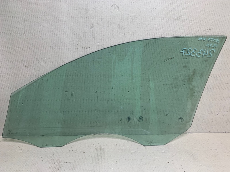 Стекло двери переднее правое JETTA USA 10-17 2011 CBTA 2.5L