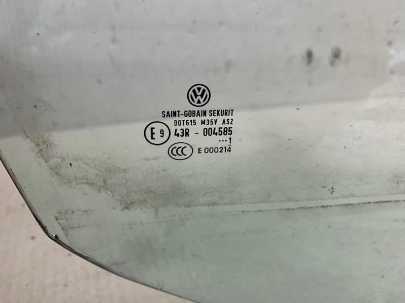 Стекло двери переднее правое VOLKSWAGEN JETTA USA 10-17 CBTA 2.5L