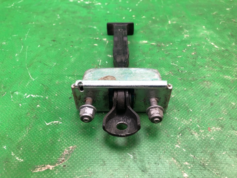 Ограничитель двери задний правый FORD FOCUS 10-18 CB8 2.0 XQDA