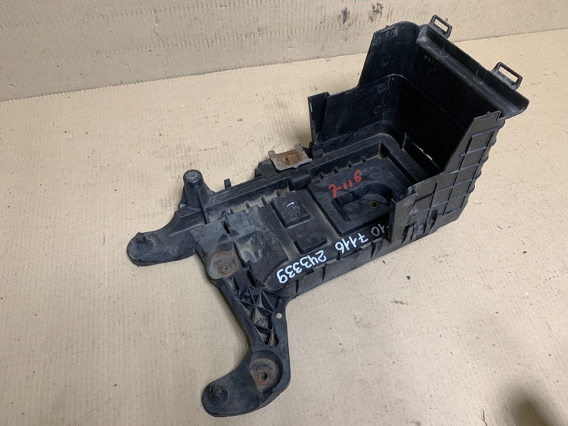 Полка аккумулятора VOLKSWAGEN JETTA 05-10 Седан 2.5