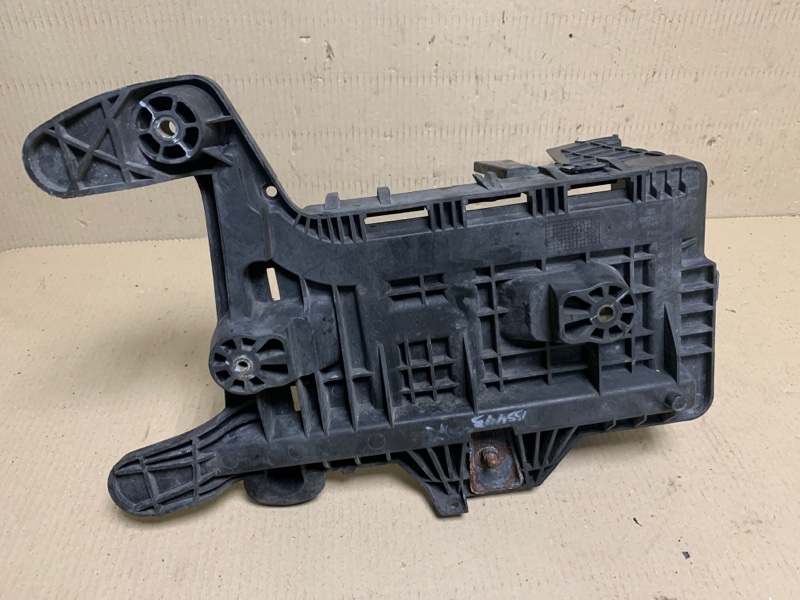 Полка аккумулятора JETTA 05-10 2007 Седан 2.5