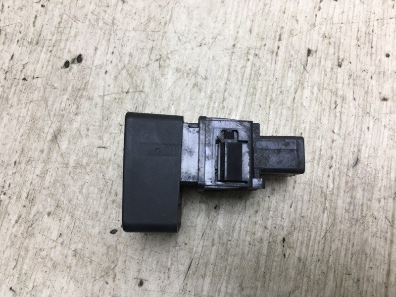 Кнопка аварийной сигнализации NV200 USA 13- 2020 M20XUS 2.0 MR20DE