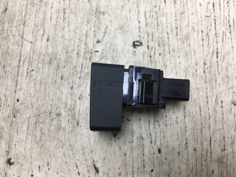 Кнопка аварийной сигнализации NV200 USA 13- 2020 M20XUS 2.0 MR20DE