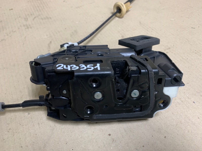 Замок двери передний правый VOLKSWAGEN JETTA USA 10-17 2011 CBTA 2.5L 5K1 837 016  C Б/У