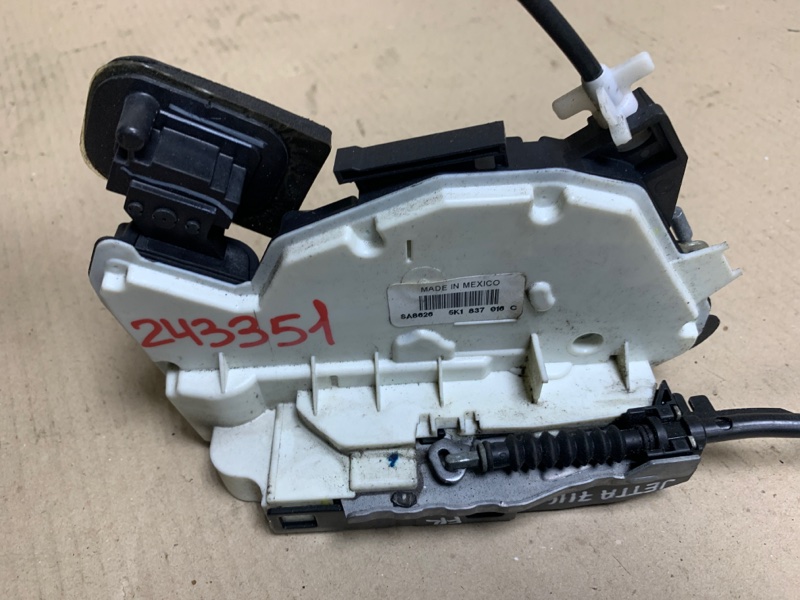 Замок двери передний правый JETTA USA 10-17 2011 CBTA 2.5L