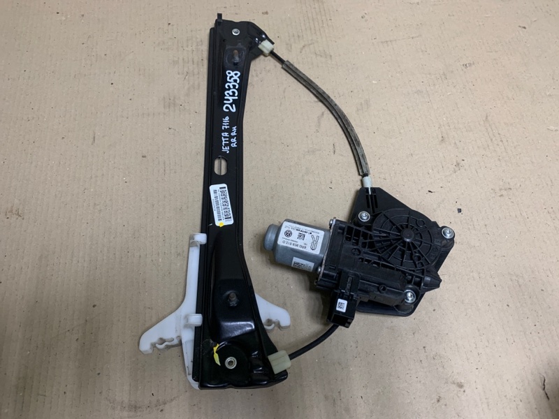 Стеклоподъемник задний правый VOLKSWAGEN JETTA USA 10-17 2011 CBTA 2.5L 5C6 839 462 B Б/У
