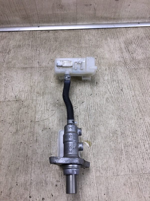 Главный тормозной цилиндр NV200 USA 13- 2020 M20XUS 2.0 MR20DE Главный тормозной цилиндр NV200 USA 13- 2020 M20XUS 2.0 MR20DE