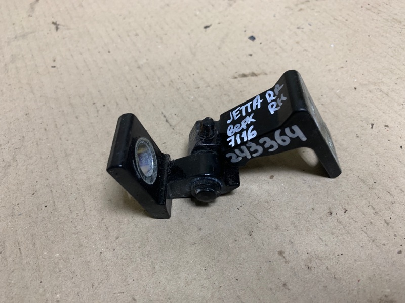 Запчасть петля двери верхняя задняя правая VOLKSWAGEN JETTA USA 10-17 2011 CBTA 2.5L 1K4 833 402 L Б/У Петля двери верхняя задняя правая VOLKSWAGEN JETTA USA 10-17 2011 CBTA 2.5L 1K4 833 402 L Б/У