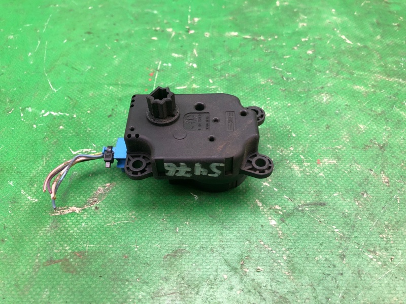 Моторчик заслонки печки FORD FOCUS 10-18 CB8 2.0 XQDA