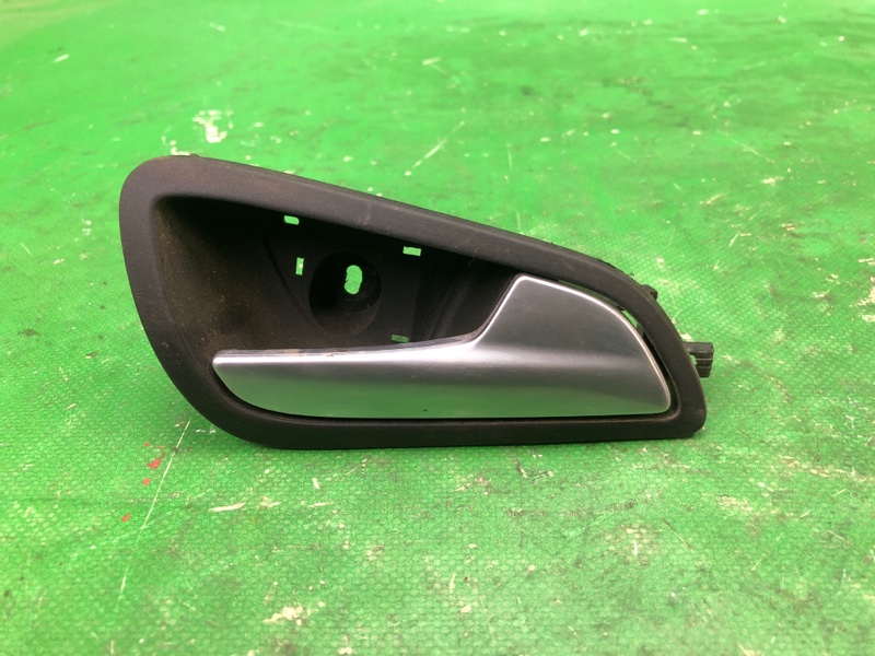 Запчасть ручка двери внутренняя задняя правая FORD FOCUS 10-18 2015 CB8 2.0 XQDA CV6Z-5422600-DA Б/У Ручка двери внутренняя задняя правая FORD FOCUS 10-18 2015 CB8 2.0 XQDA CV6Z-5422600-DA Б/У