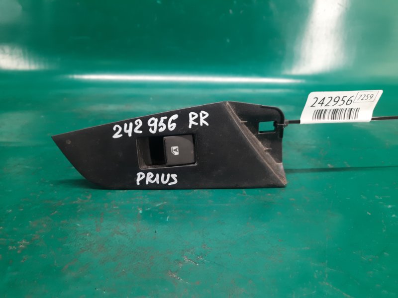 Кнопка стеклоподъемника задняя правая TOYOTA PRIUS 16- 2016 Хэтчбек 1.8 2ZRFXE 84810-47010 Б/У