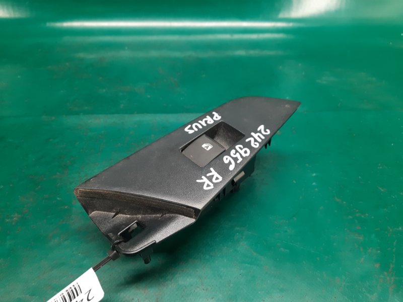 Кнопка стеклоподъемника задняя правая TOYOTA PRIUS 16- Хэтчбек 1.8 2ZRFXE