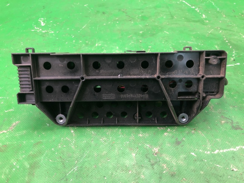 Блок предохранителей салон задний FORD FOCUS 10-18 CB8 2.0 XQDA