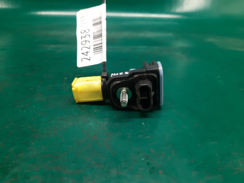 Датчик удара передний левый PRIUS 16- 2016 Хэтчбек 1.8 2ZRFXE Датчик удара передний левый PRIUS 16- 2016 Хэтчбек 1.8 2ZRFXE