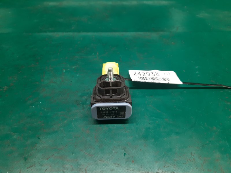 Датчик удара передний левый PRIUS 16- 2016 Хэтчбек 1.8 2ZRFXE Датчик удара передний левый PRIUS 16- 2016 Хэтчбек 1.8 2ZRFXE