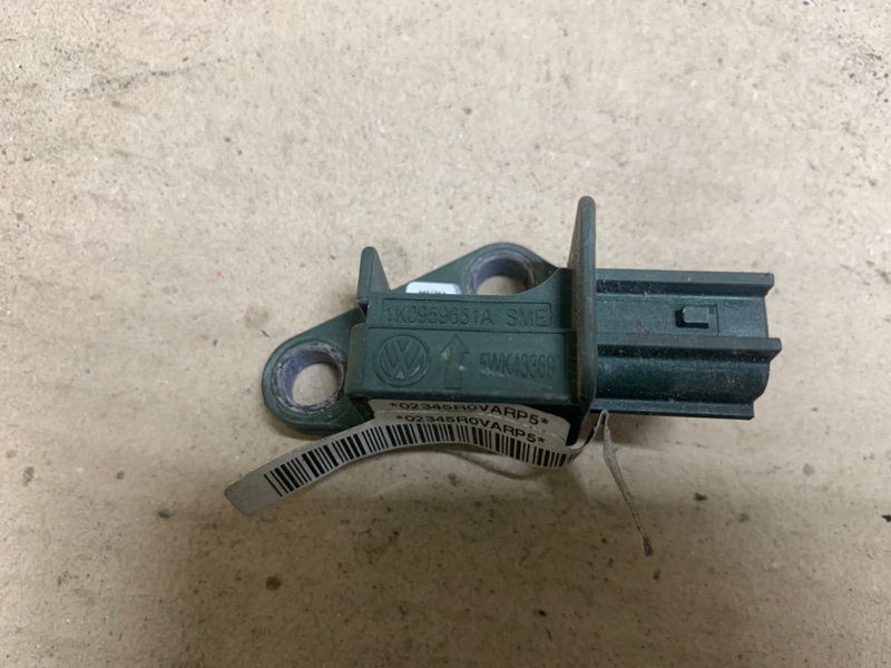 Датчик удара передний JETTA 05-10 2007 Седан 2.5