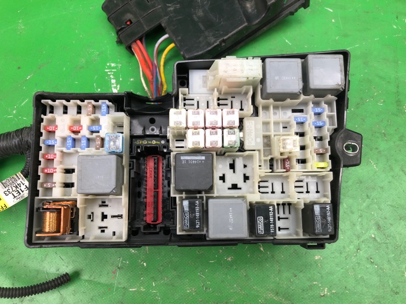 Блок предохранителей моторный отсек FORD FOCUS 10-18 CB8 2.0 XQDA