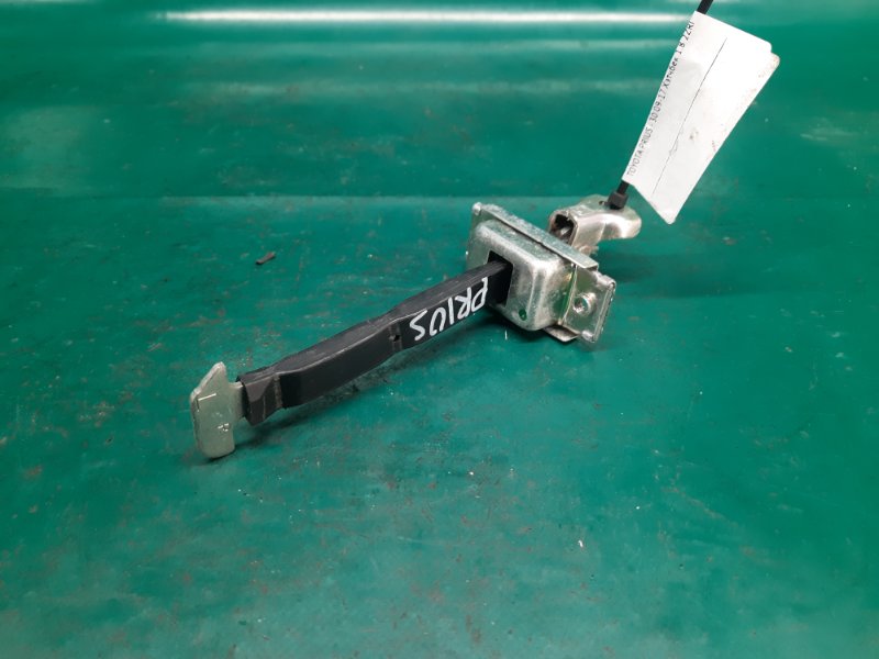 Запчасть ограничитель двери задний правый TOYOTA PRIUS 16- 2016 Хэтчбек 1.8 2ZRFXE 68630-47050 Б/У Ограничитель двери задний правый TOYOTA PRIUS 16- 2016 Хэтчбек 1.8 2ZRFXE 68630-47050 Б/У