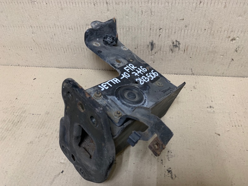 Лонжерон передний правый VOLKSWAGEN JETTA 05-10 2007 Седан 2.5 1K0 803 106 D Б/У