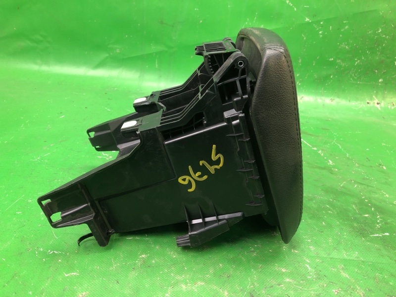 Подлокотник FOCUS 10-18 2015 CB8 2.0 XQDA