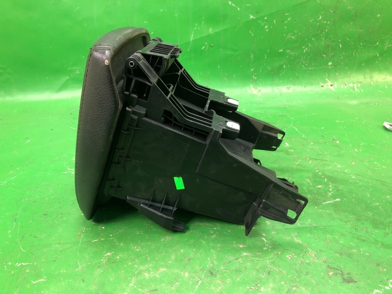 Подлокотник FOCUS 10-18 2015 CB8 2.0 XQDA