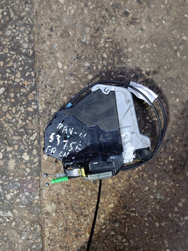 Замок двери передний левый TOYOTA RAV4 05-12 69040-42250 Б/У