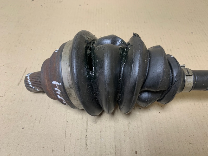 Привод передний левый JETTA USA 10-17 2011 CBTA 2.5L