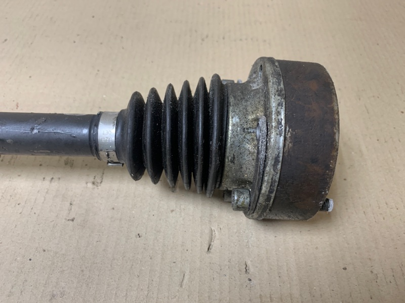 Привод передний левый JETTA USA 10-17 2011 CBTA 2.5L