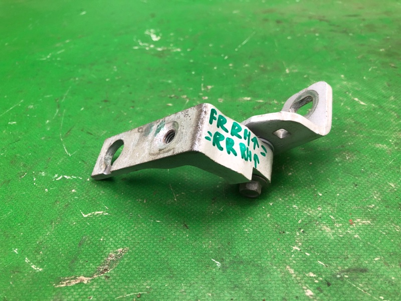 Петля двери верхняя передняя правая FORD FOCUS 10-18 2015 CB8 2.0 XQDA CP9Z-5422800-A Б/У