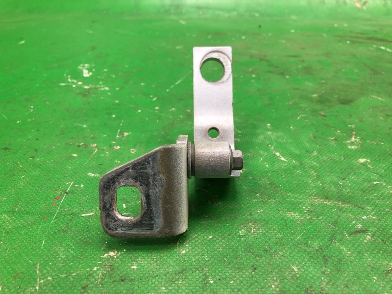 Петля двери верхняя передняя правая FORD FOCUS 10-18 CB8 2.0 XQDA