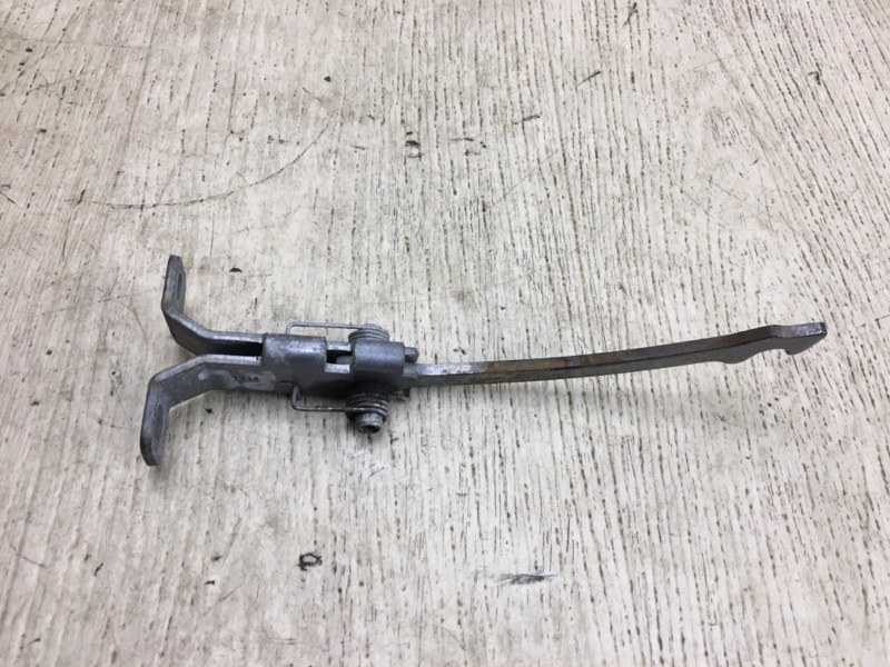 Ограничитель двери задний левый NV200 USA 13- 2020 M20XUS 2.0 MR20DE Ограничитель двери задний левый NV200 USA 13- 2020 M20XUS 2.0 MR20DE