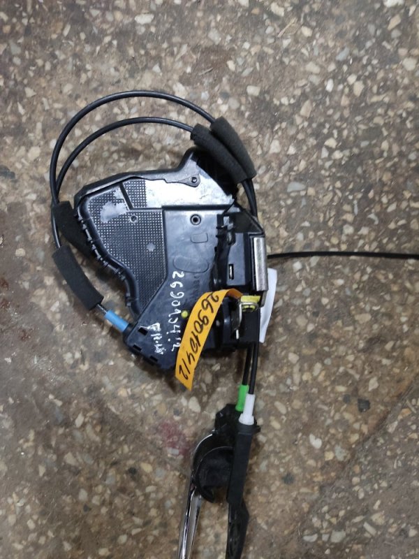 Запчасть замок двери передний левый TOYOTA CAMRY 40 06-11 69040-06180 Б/У Замок двери передний левый TOYOTA CAMRY 40 06-11 69040-06180 Б/У