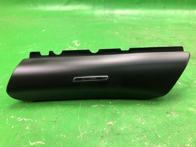 Пепельница задняя левая CAYENNE 10-18 2010 958 4.8 M48.02 Пепельница задняя левая CAYENNE 10-18 2010 958 4.8 M48.02