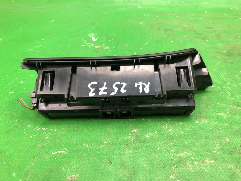 Пепельница задняя левая PORSCHE CAYENNE 10-18 958 4.8 M48.02 Пепельница задняя левая PORSCHE CAYENNE 10-18 958 4.8 M48.02