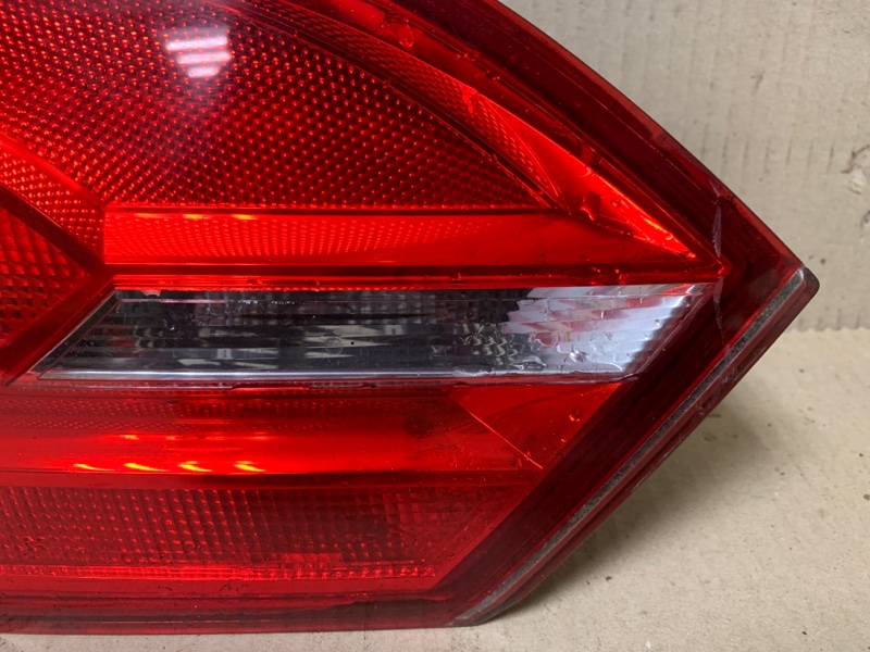 Фонарь внутренний левый JETTA USA 10-17 2011 CBTA 2.5L