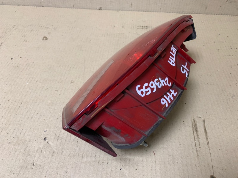 Фонарь внутренний левый JETTA USA 10-17 2011 CBTA 2.5L