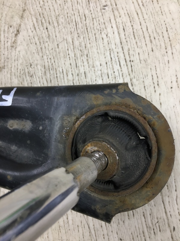 Рычаг передней подвески нижний передний левый NV200 USA 13- 2015 M20XUS 2.0 MR20DE