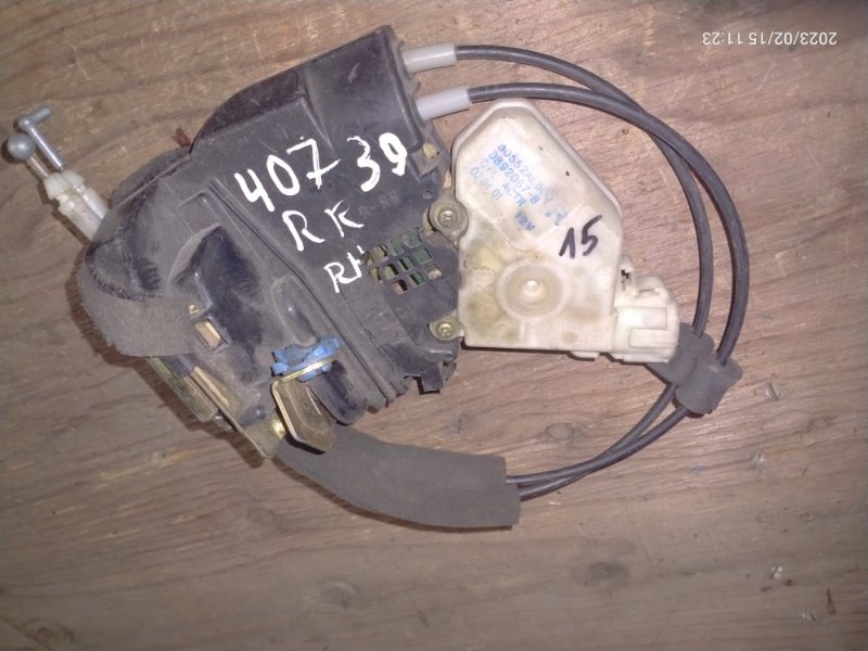 Замок двери задний правый G35 03-07