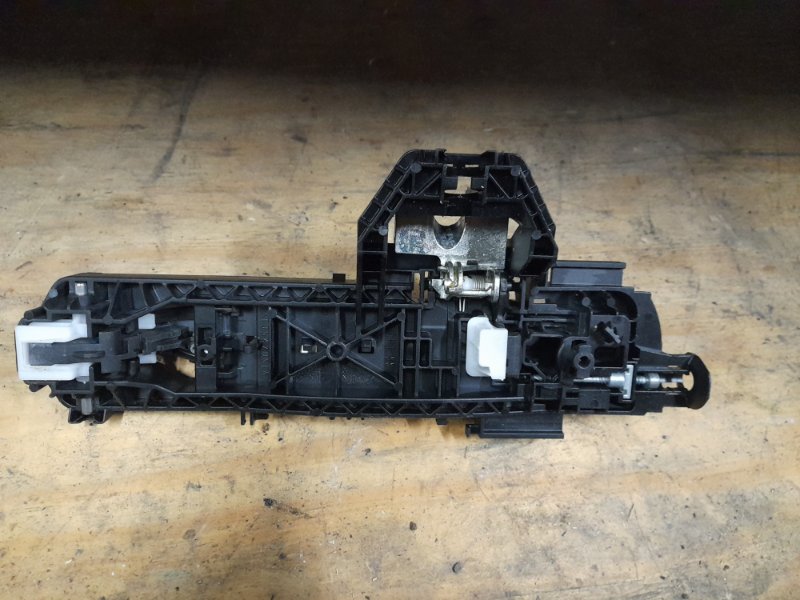 Ручка двери наружная задняя левая QX30 16-20 2017 Внедорожник 2.0 20PET Ручка двери наружная задняя левая QX30 16-20 2017 Внедорожник 2.0 20PET