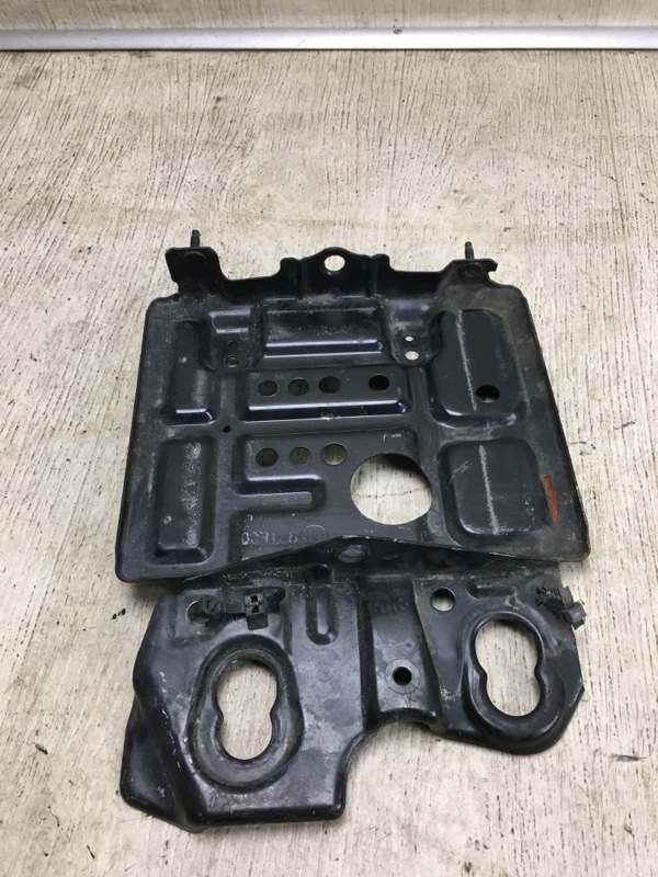 Полка аккумулятора NV200 USA 13- 2015 M20XUS 2.0 MR20DE