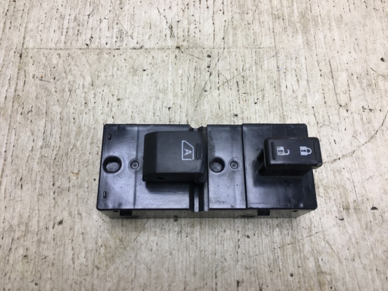 Кнопка стеклоподъемника передняя правая NISSAN NV200 USA 13- 2015 M20XUS 2.0 MR20DE 25411-3LM0A Б/У