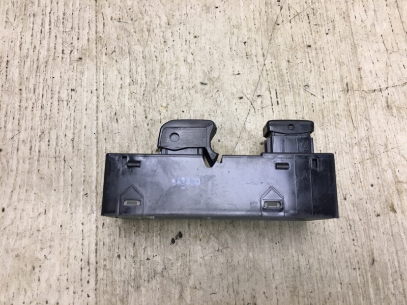 Кнопка стеклоподъемника передняя правая NISSAN NV200 USA 13- M20XUS 2.0 MR20DE