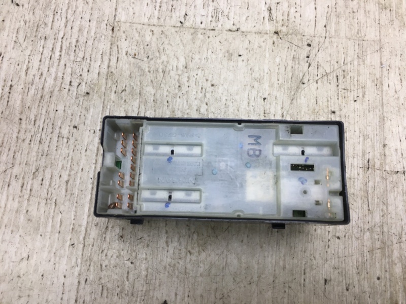 Блок управления стеклоподъемниками NISSAN NV200 USA 13- M20XUS 2.0 MR20DE