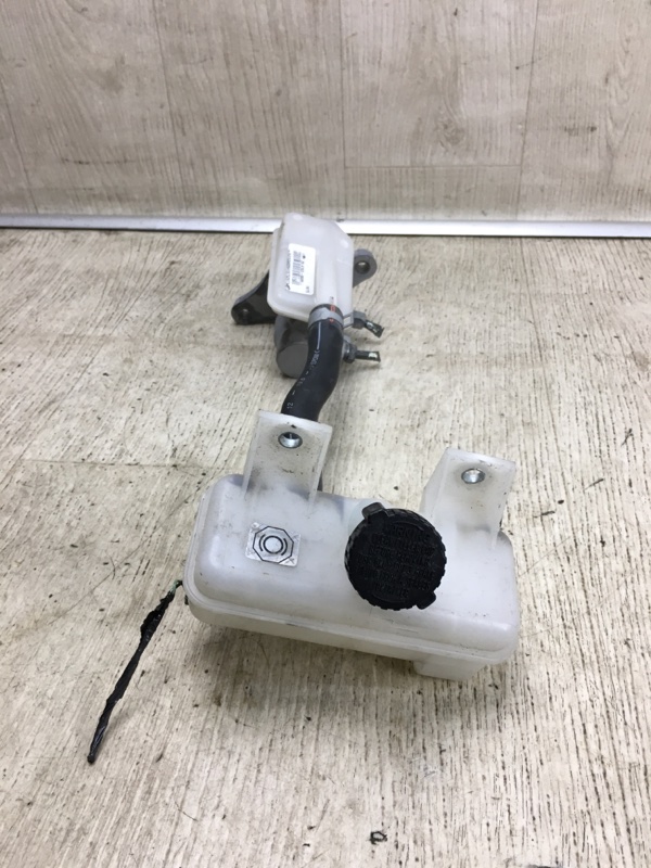 Главный тормозной цилиндр NV200 USA 13- 2015 M20XUS 2.0 MR20DE Главный тормозной цилиндр NV200 USA 13- 2015 M20XUS 2.0 MR20DE