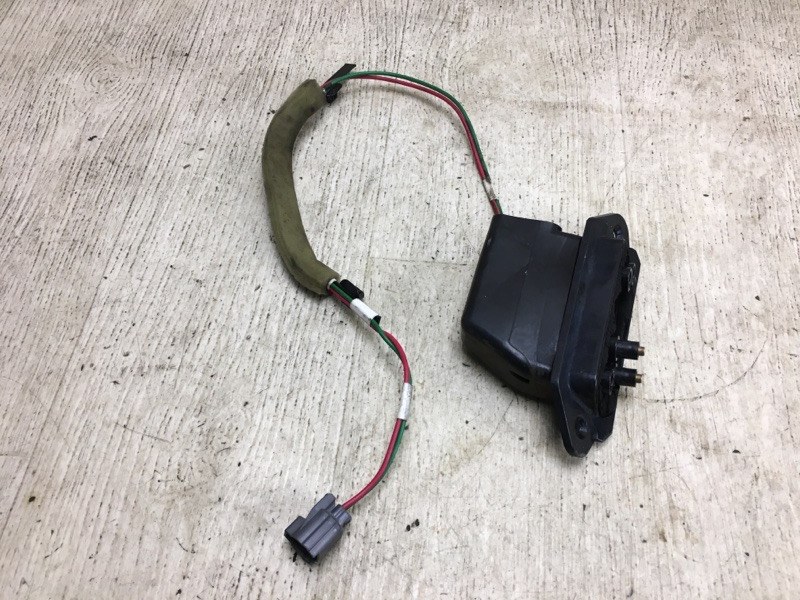 Датчик левый NISSAN NV200 USA 13- 2015 M20XUS 2.0 MR20DE 25215-JX05A Б/У