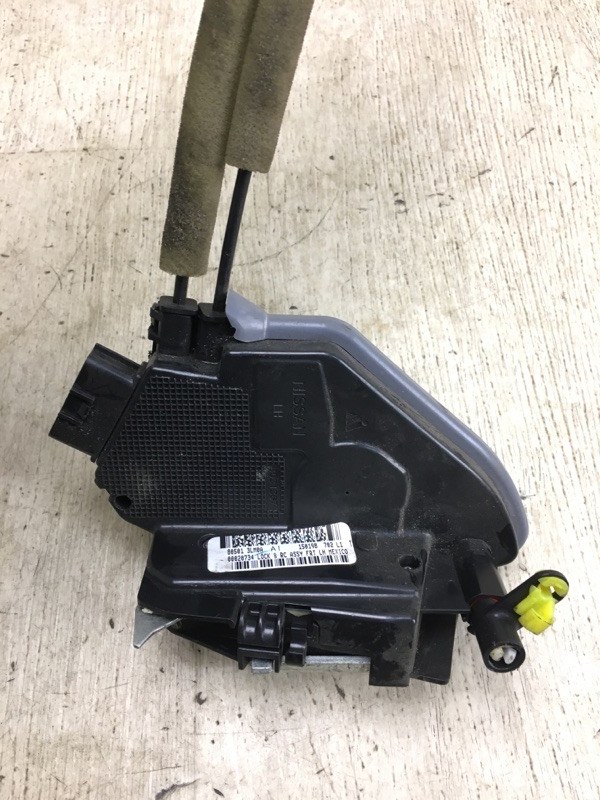 Замок двери передний левый NV200 USA 13- 2015 M20XUS 2.0 MR20DE