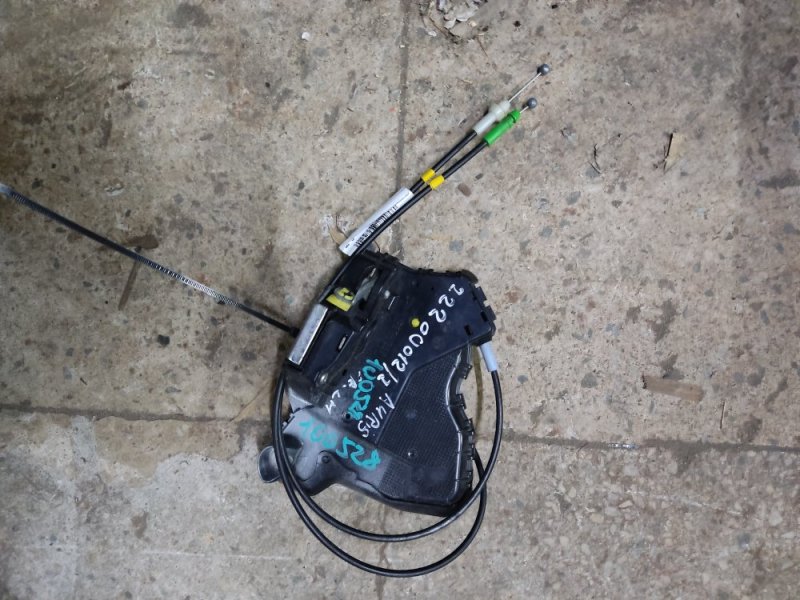 Замок двери передний левый TOYOTA AURIS 06-12 6904012490 Б/У