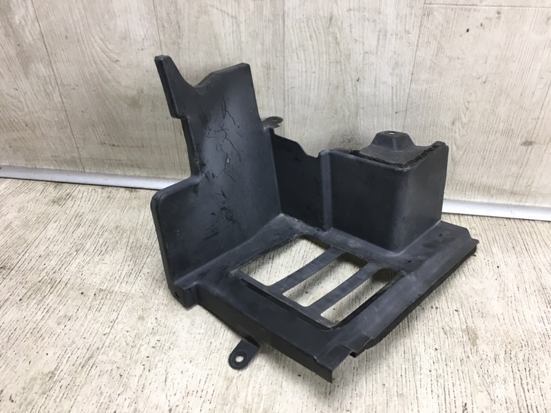 Дефлектор радиатора правый NISSAN NV200 USA 13- 2015 M20XUS 2.0 MR20DE 628223LM0A Б/У